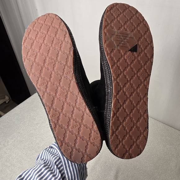 Ugg 🌻 Women's Black Suede Ankle Boots Sz 9 - Picture 8 of 8